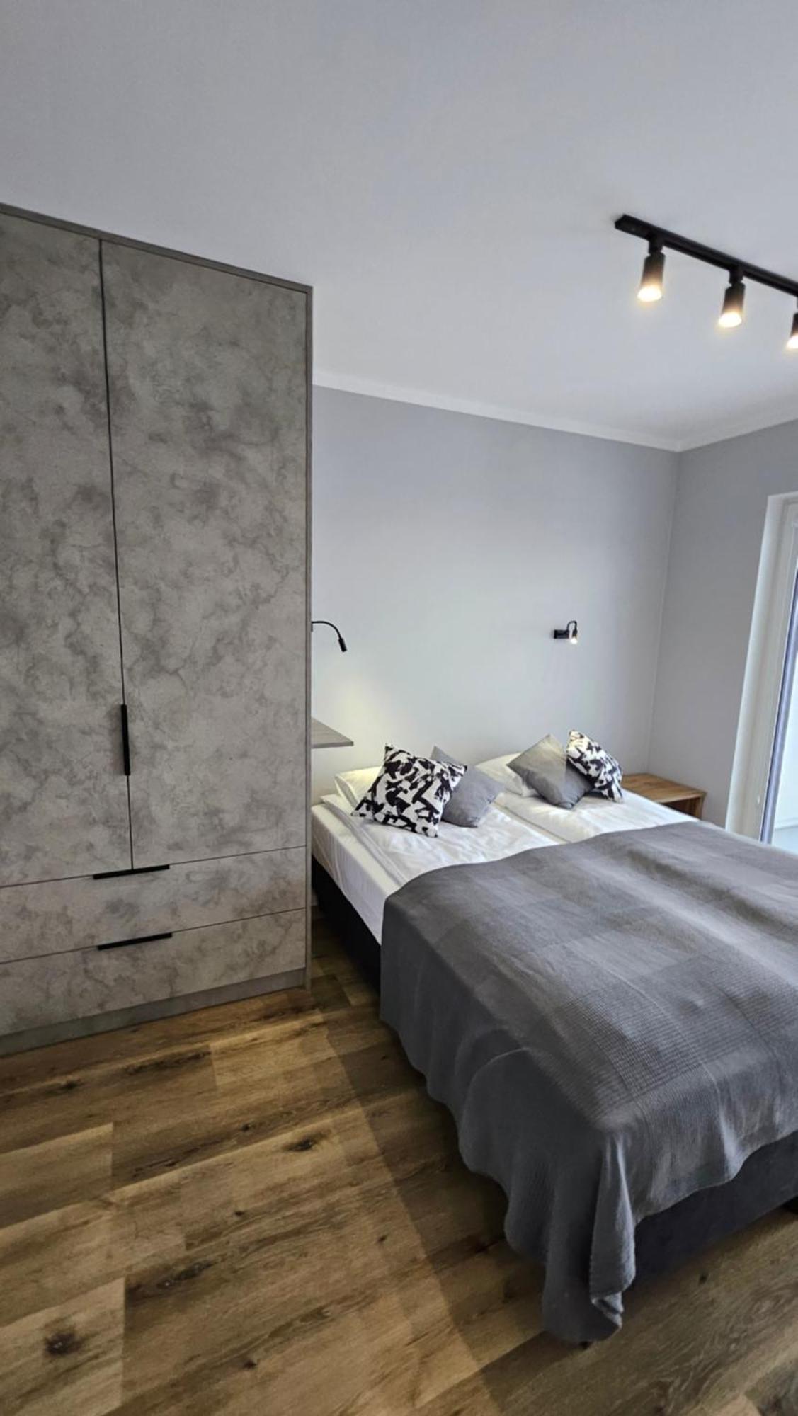 Apartament Bulgarska 59 - Sypialnia I Salon - 40M2 - Self Check In 24H Poznań Exteriör bild