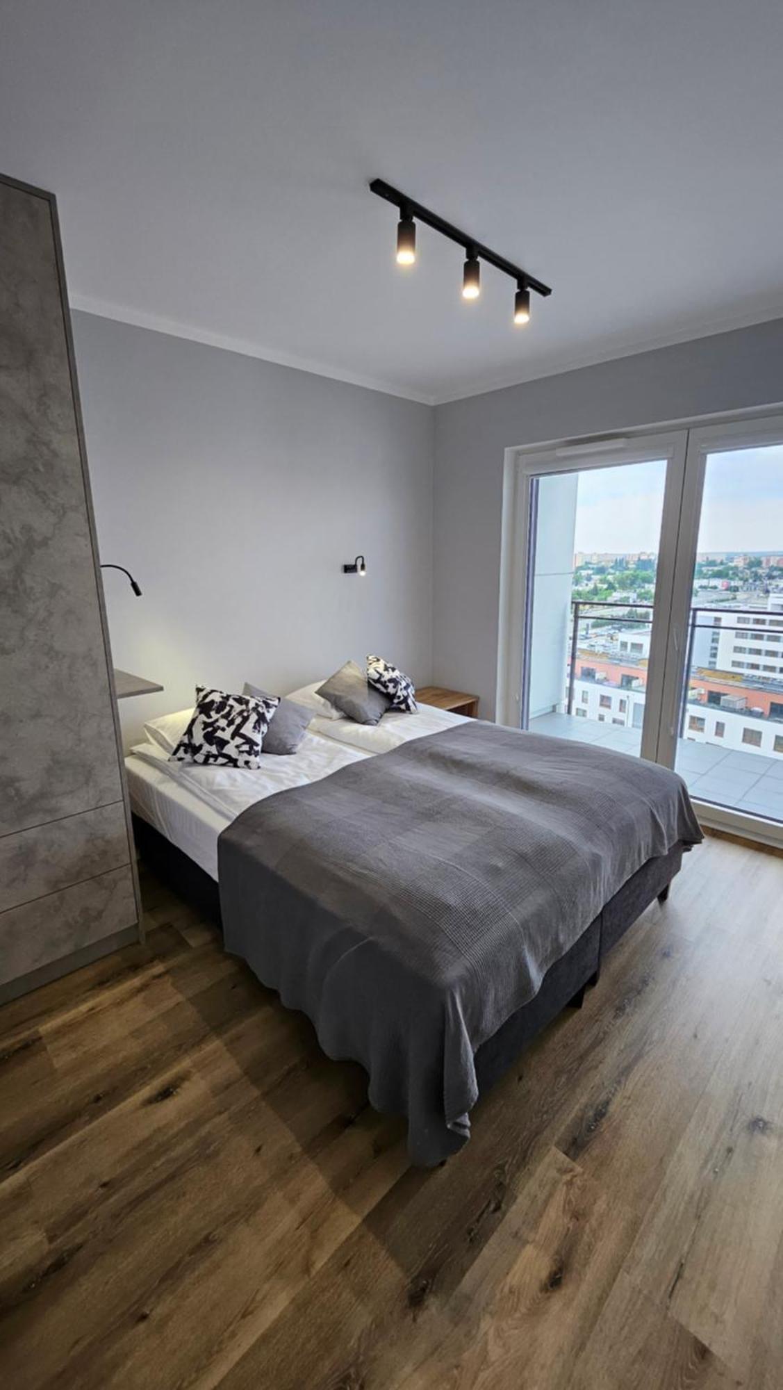 Apartament Bulgarska 59 - Sypialnia I Salon - 40M2 - Self Check In 24H Poznań Exteriör bild
